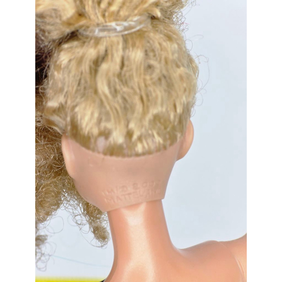 Vintage Mattel FASHIONISTA-ETHNIC MULATO LIGHT BLACK CURLY HAIR - Picture 4 of 7